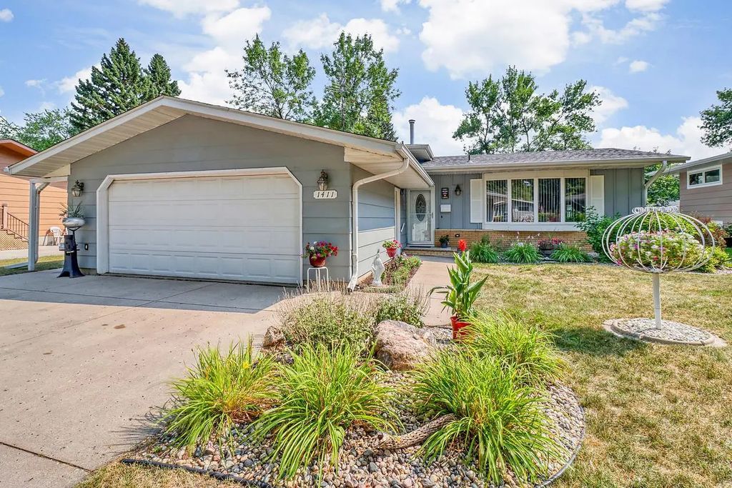 1411 23rd Avenue S, Moorhead