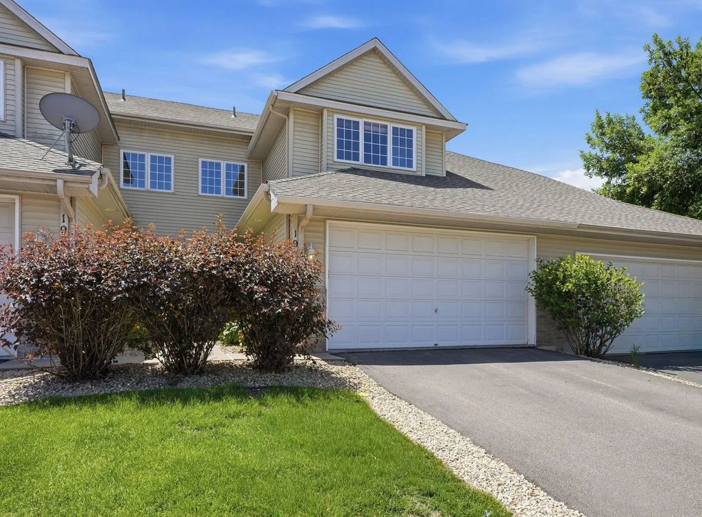 1971 Andrew Court, Chanhassen