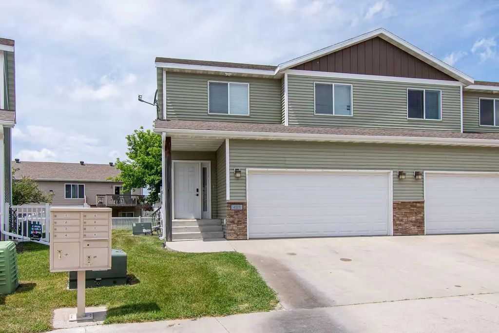 4213 51st Street S, Fargo