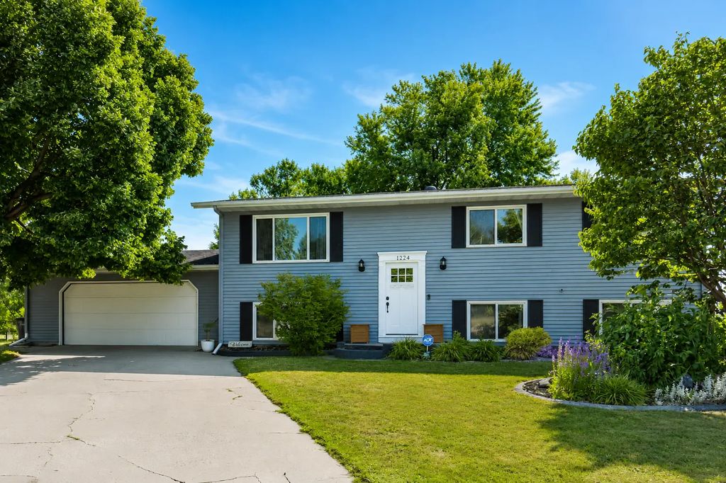 1224 20th Street N, Moorhead
