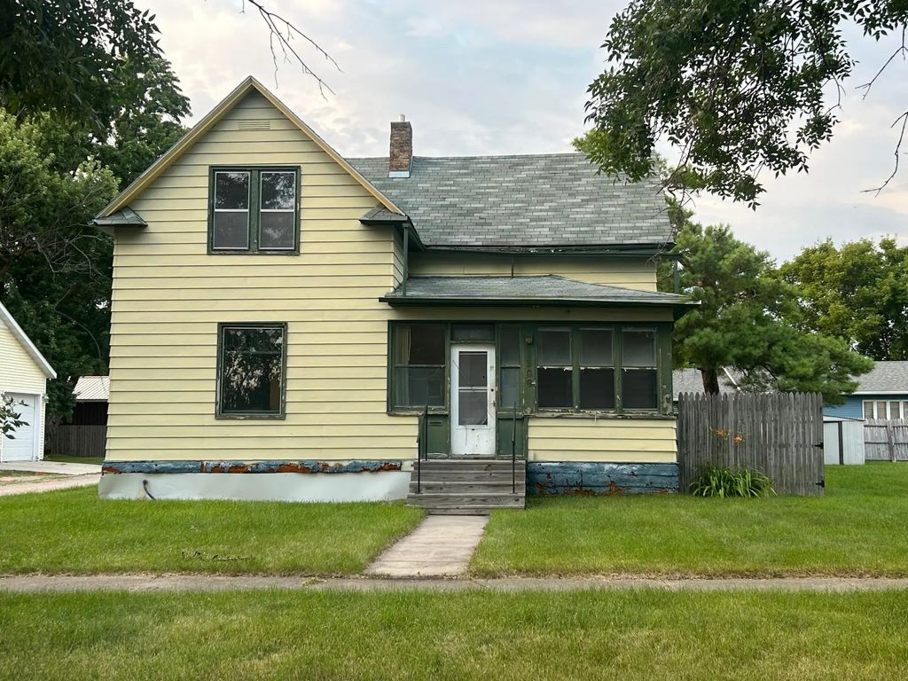 309 4th Street W, Thief River Falls
