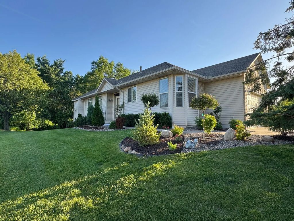 474 Bluebird Lane, Woodbury