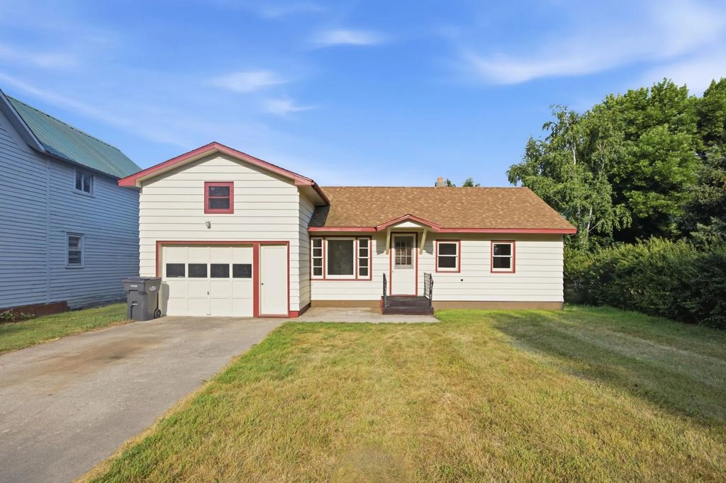 206 1st Avenue Ne, Hankinson