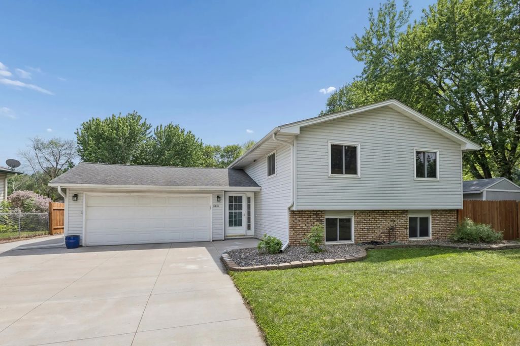 11481 99th Place N, Maple Grove