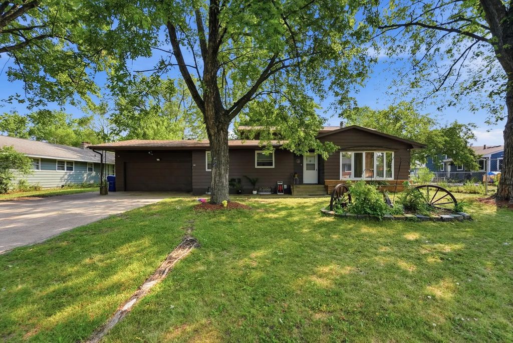 1204 Whitney Drive, St Cloud