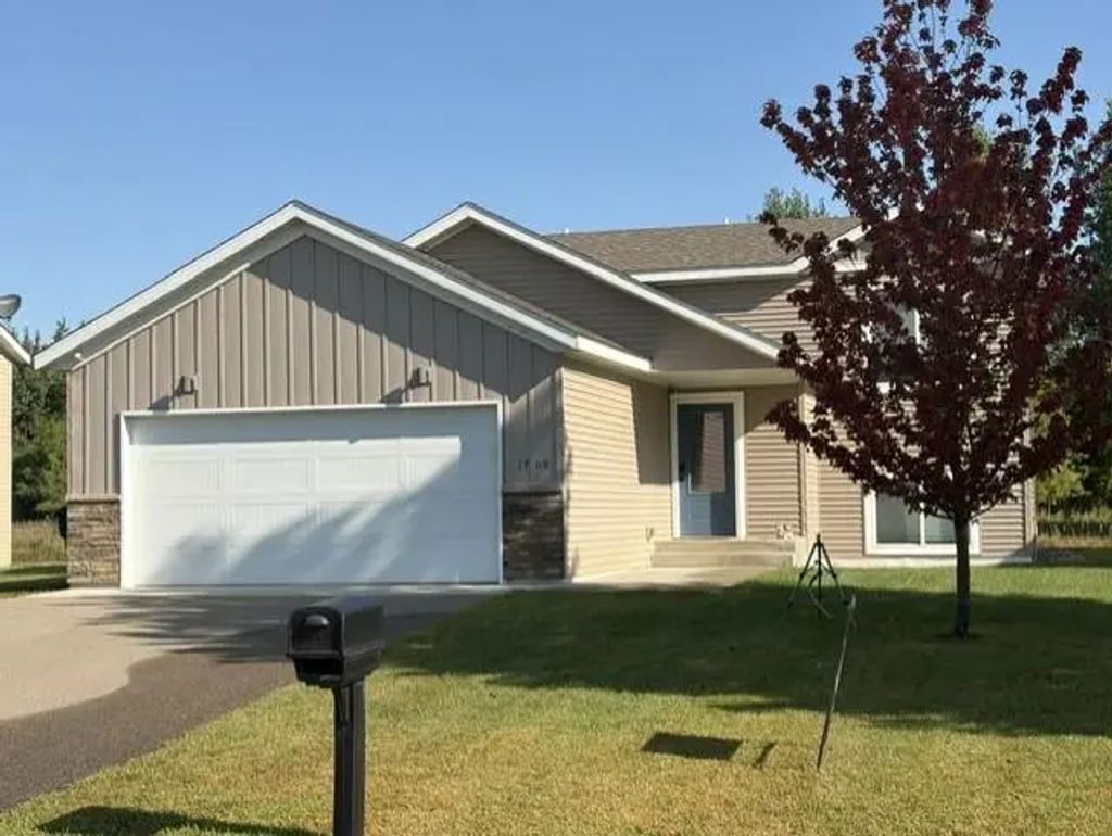1709 Maple Leaf Lane, Litchfield