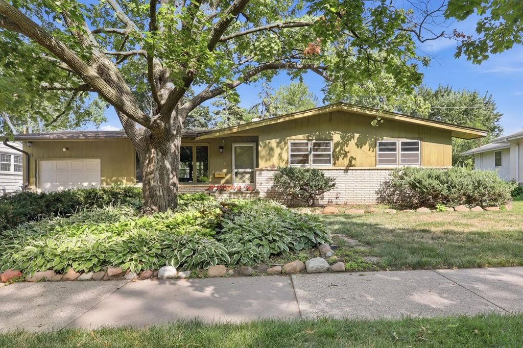 1206 Bellows Street, West Saint Paul