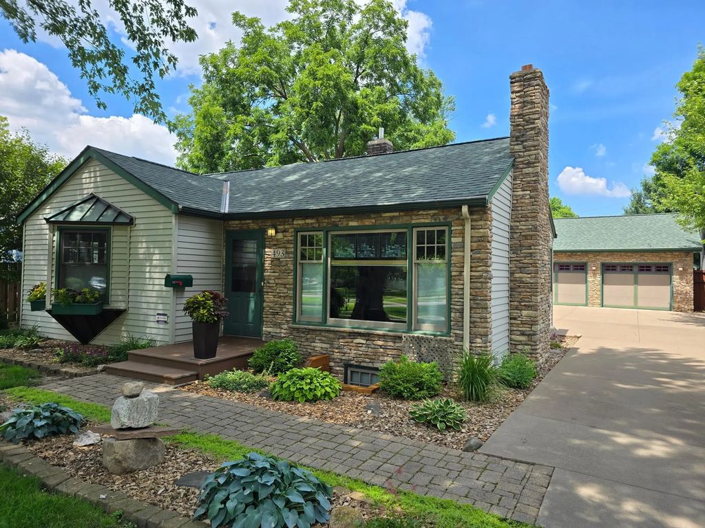 493 Wheelock Parkway W, Saint Paul