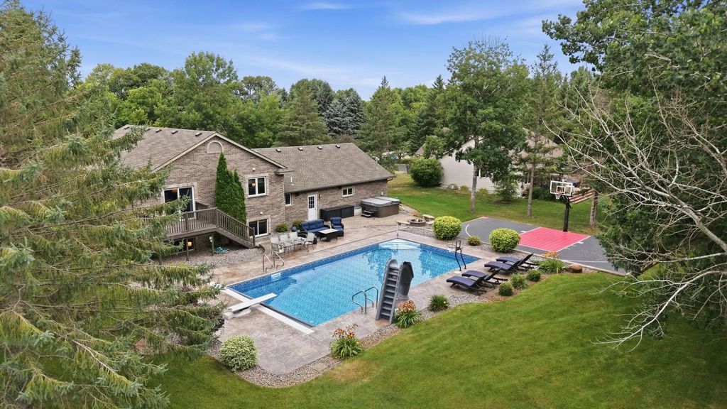 3405 Pawnee Drive Se, Alexandria