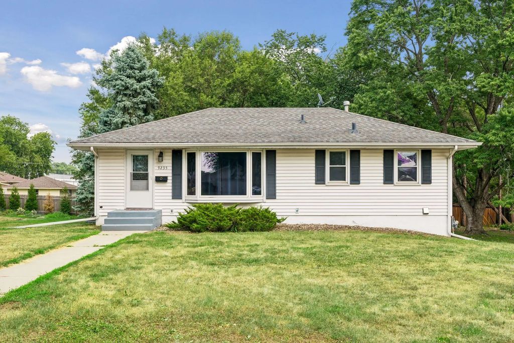 9235 Queen Avenue S, Bloomington