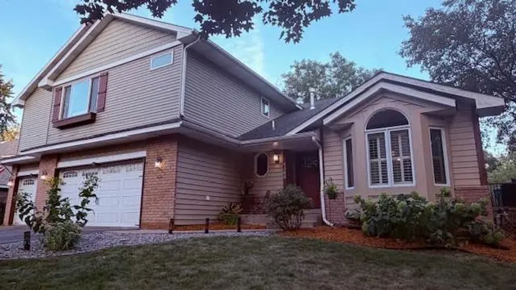 6560 White Oak Road, Lino Lakes