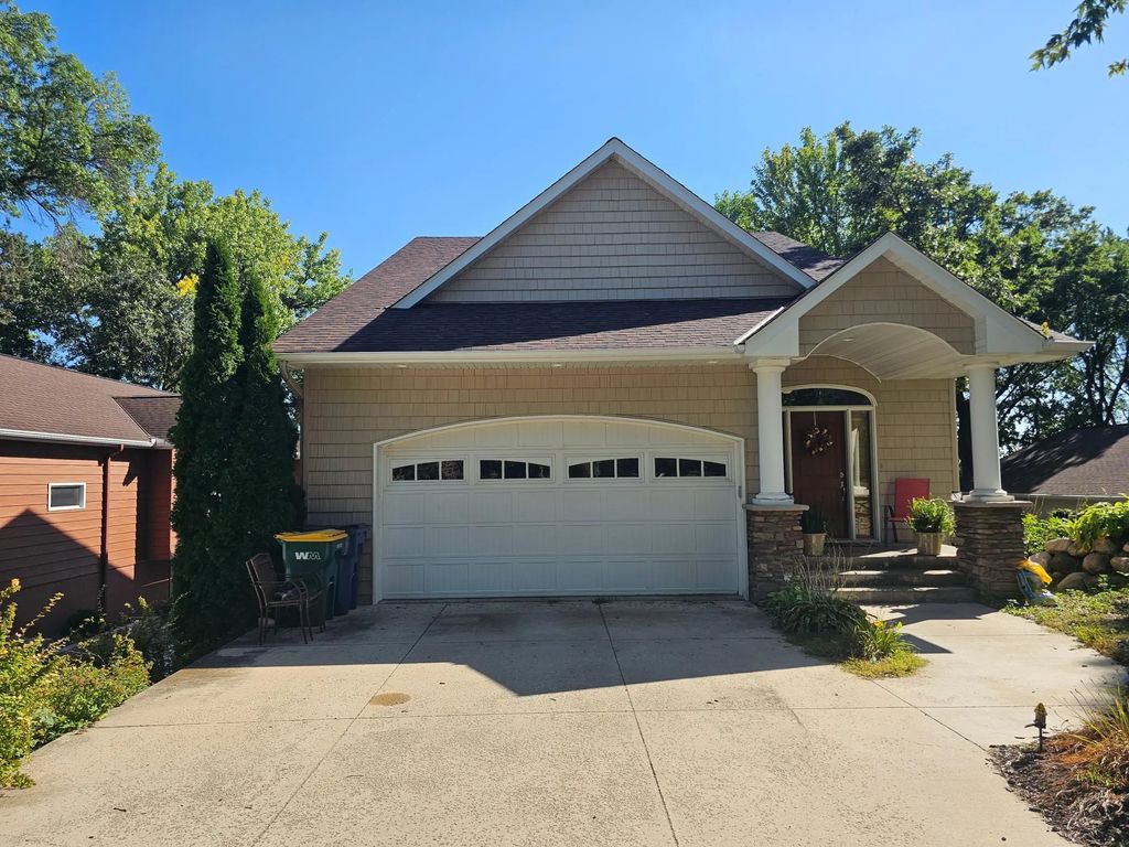 493 Beachwood Road, South Haven