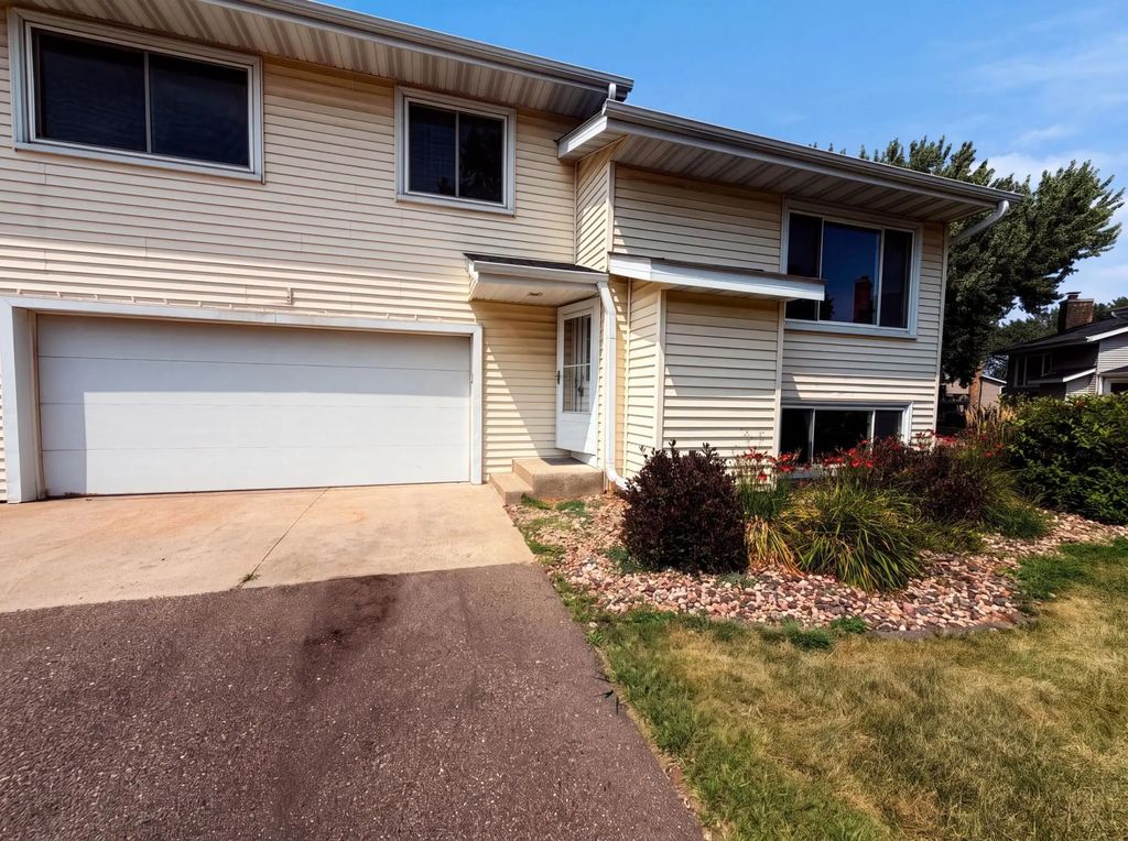 16066 Foliage Avenue W, Rosemount
