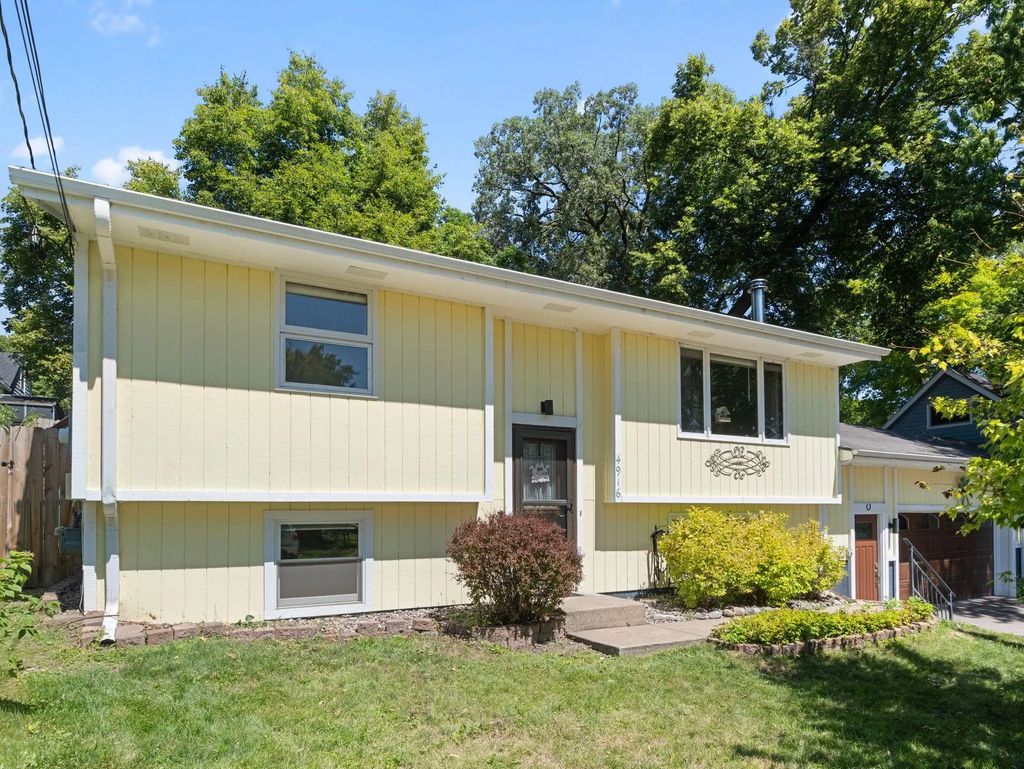 4916 Hanover Road, Mound