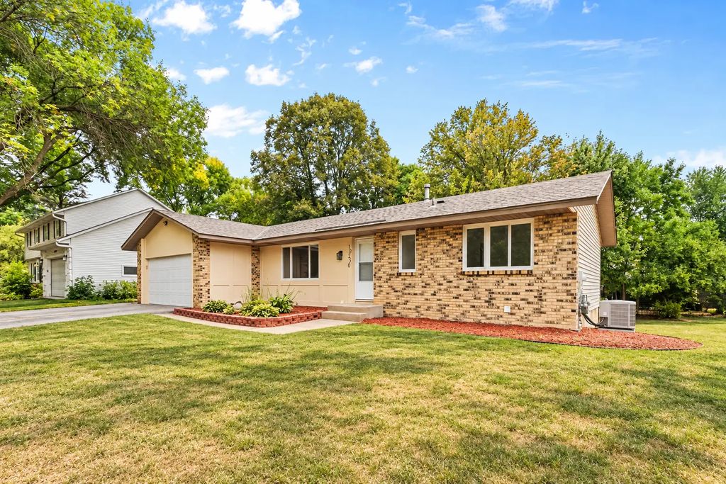 10250 Boundary Creek Terrace, Maple Grove