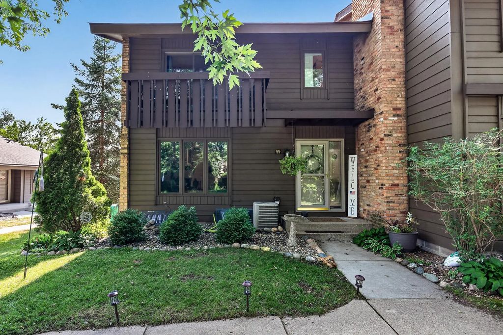 55 Birnamwood Drive, Burnsville