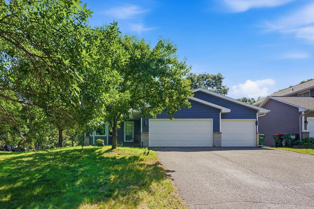 12481 Ilex Street Nw, Coon Rapids