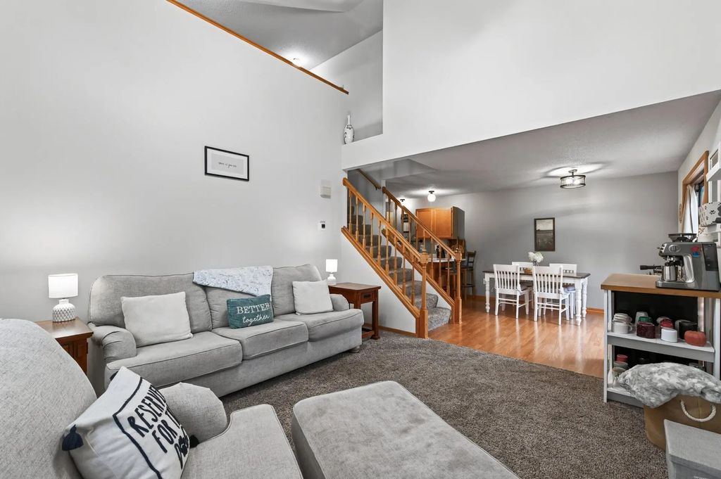 9966 Fillmore Street Ne, Blaine