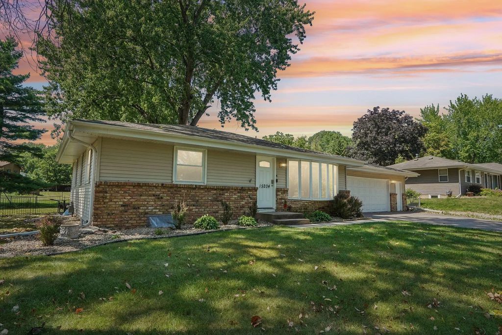 15204 Lead Street, Burnsville