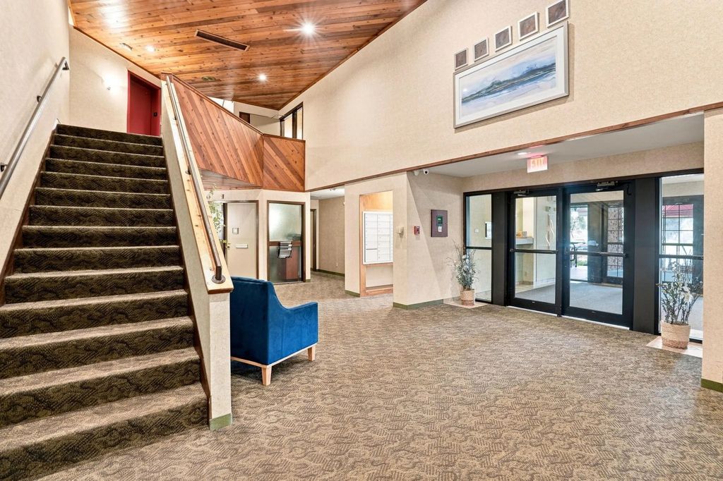 2495 Canabury Drive 230, Little Canada