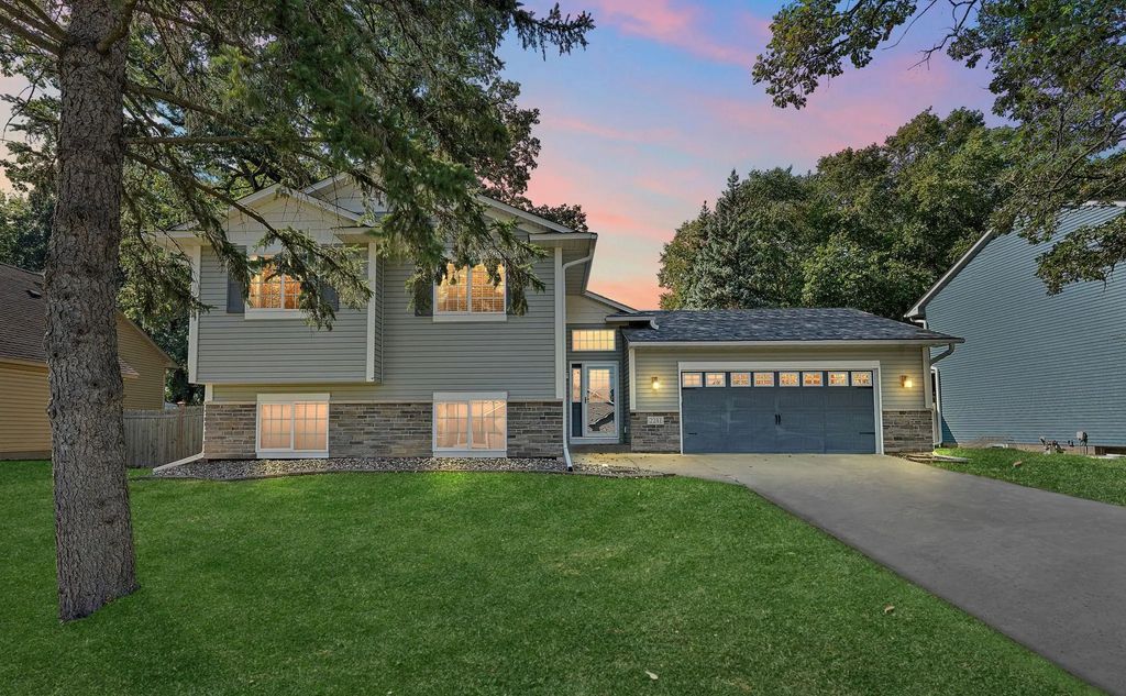 2241 7th Street N, North Saint Paul