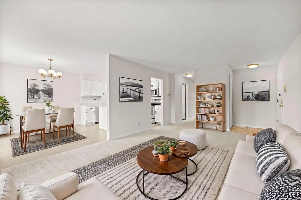 1049 Greenhaven Drive, Vadnais Heights