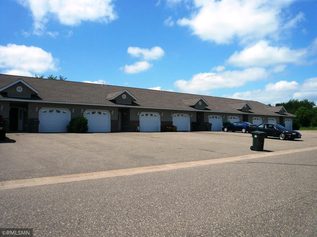 1271 Pinewood Trail #8, New Richmond