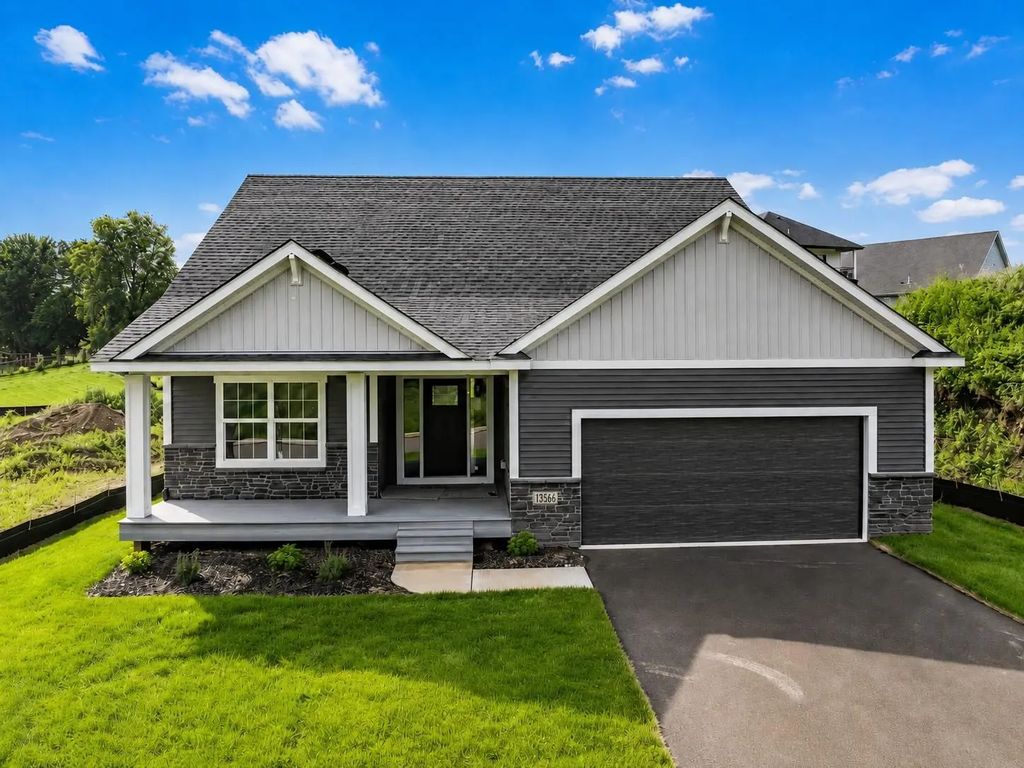 13566 Blackbird Way, Rosemount