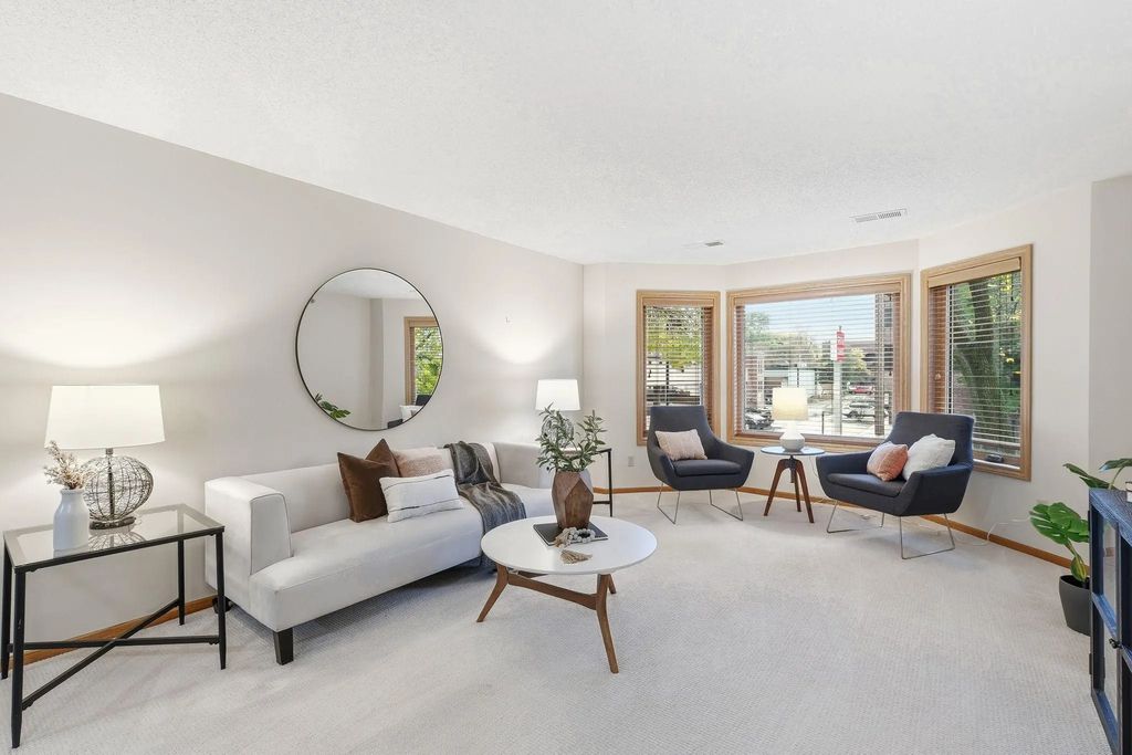 32 11th Avenue S 215, Hopkins