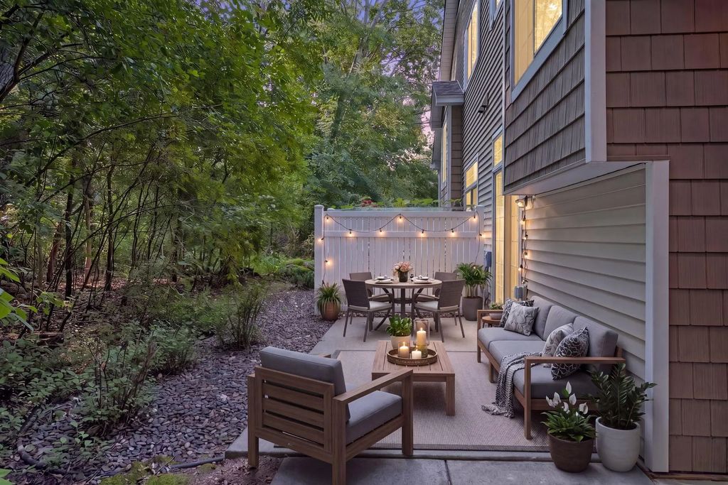 8271 Kimball Drive, Eden Prairie