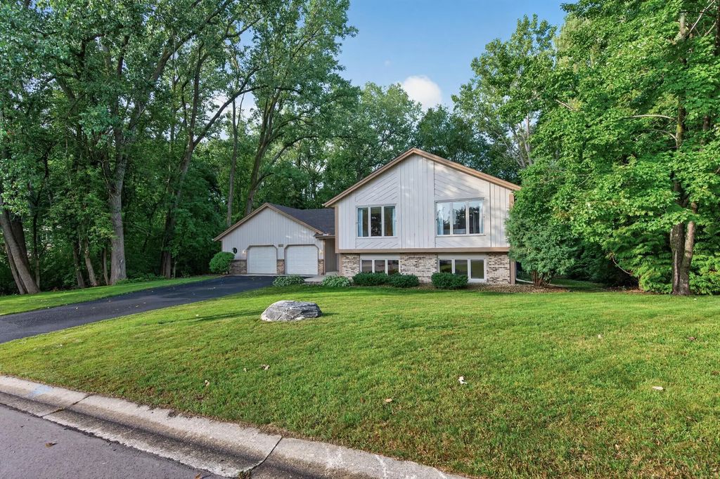 7390 130th Street W, Apple Valley