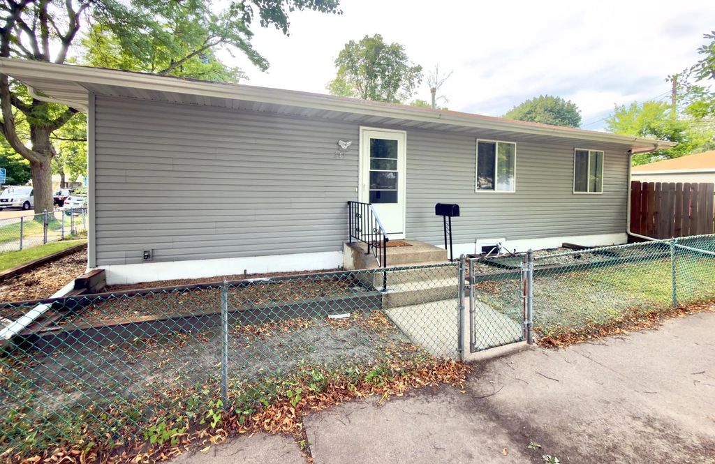 243 Winifred Street E, Saint Paul
