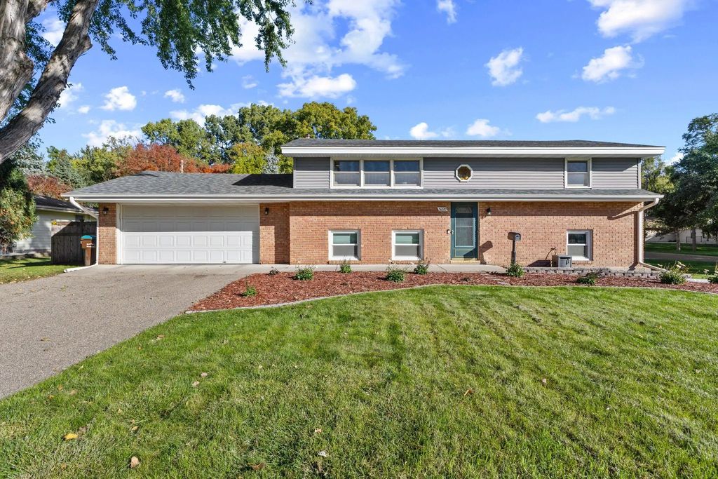 5220 Lowry Terrace, Golden Valley