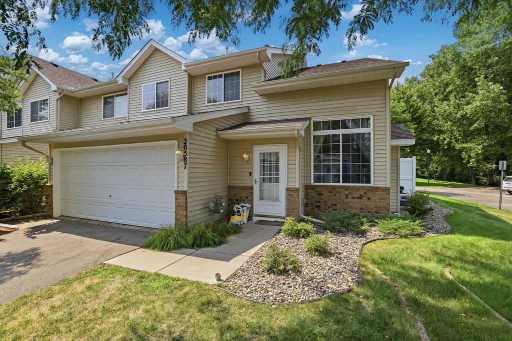 20587 Abbey Lane 150, Farmington