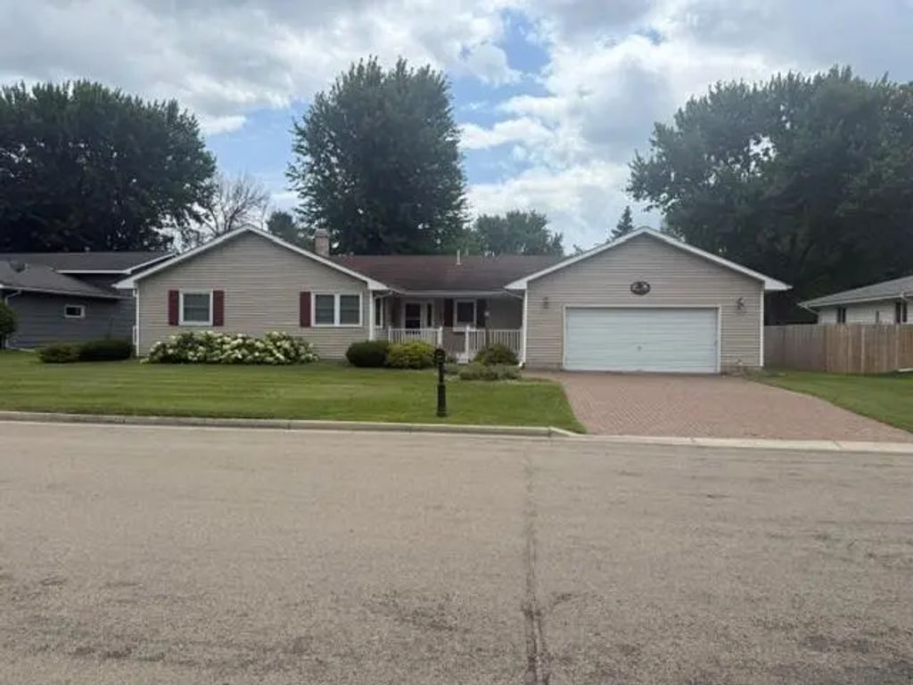 1717 Canary Drive, Albert Lea