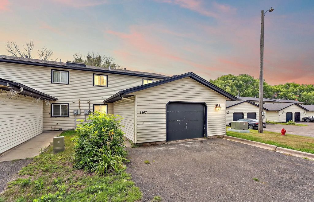 7747 89th Avenue N, Brooklyn Park