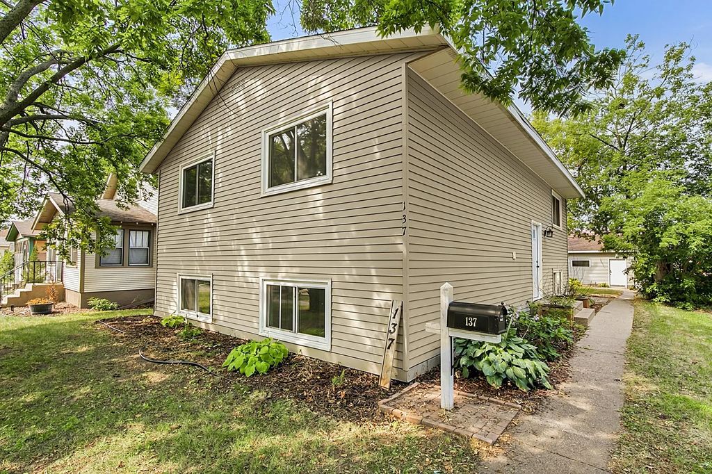 137 18th Avenue N, St Cloud