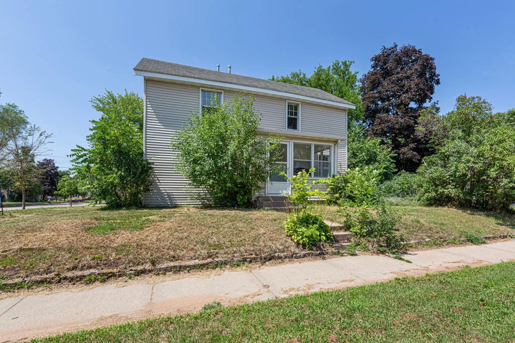 2306 4th Street, Eau Claire