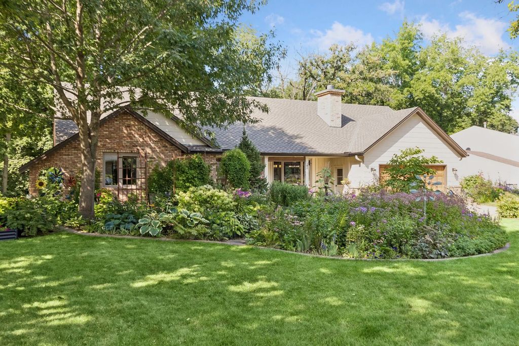 14885 Ironwood Court, Eden Prairie