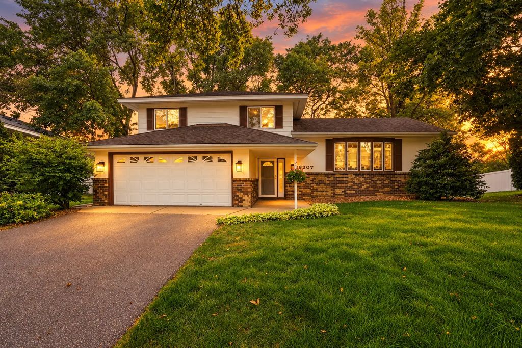 6207 Edgemont Boulevard N, Brooklyn Park