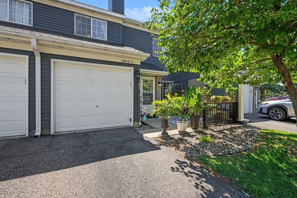 1845 Donegal Drive 5, Woodbury