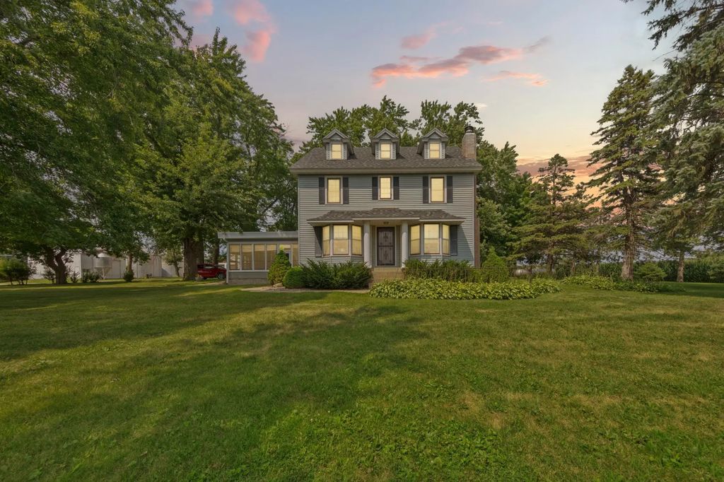 851 450th Street, Kenyon