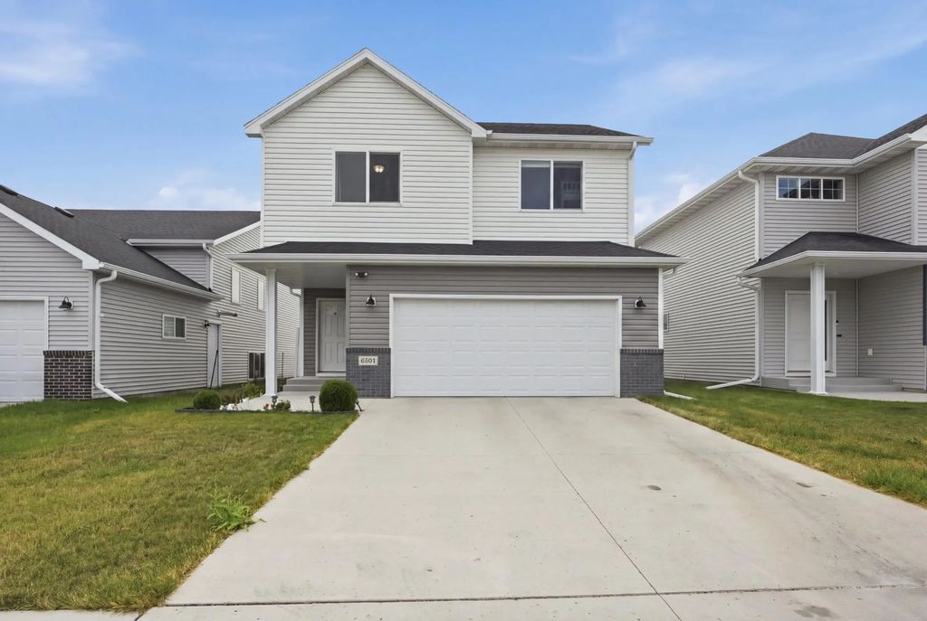 6604 28th Street S, Fargo