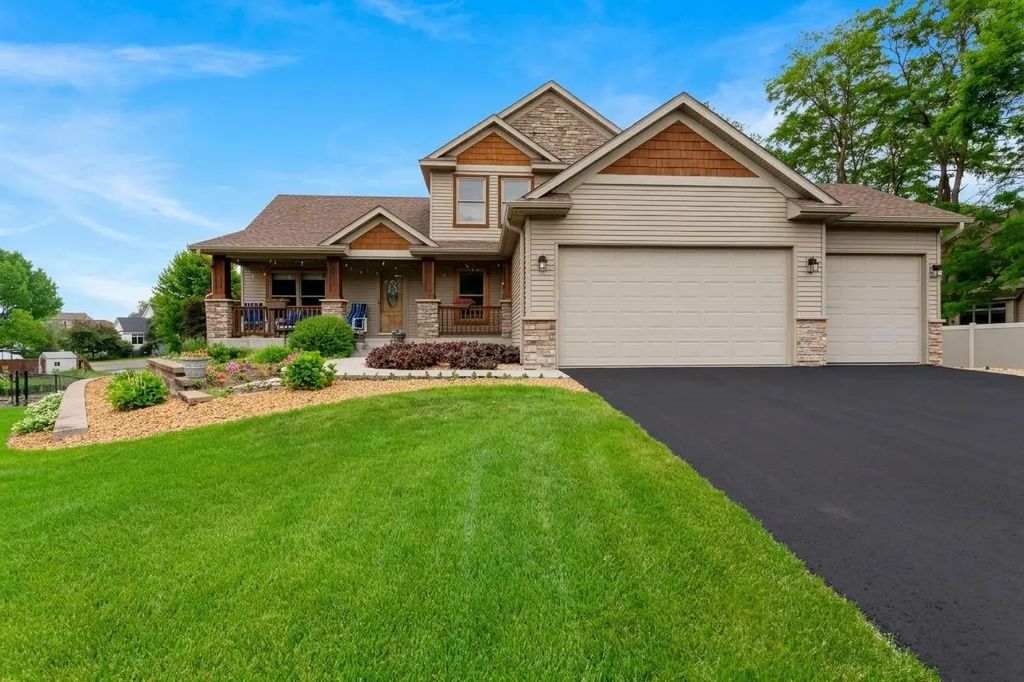 600 Topaz Lane, Hudson