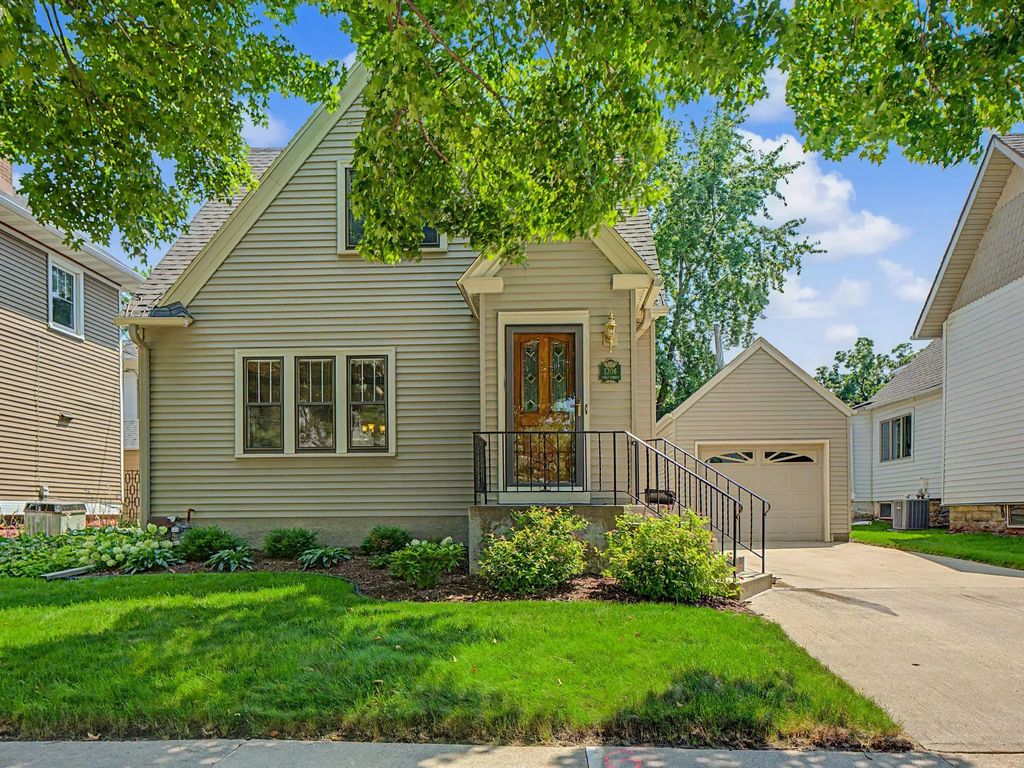 1206 1st Street Nw, Rochester
