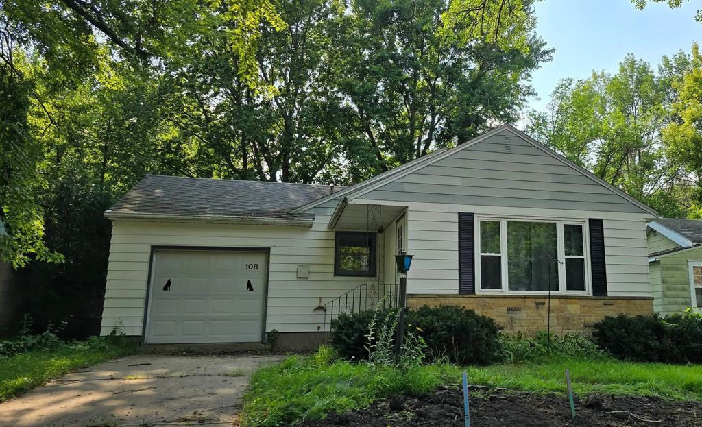 108 S East Street, Kiester
