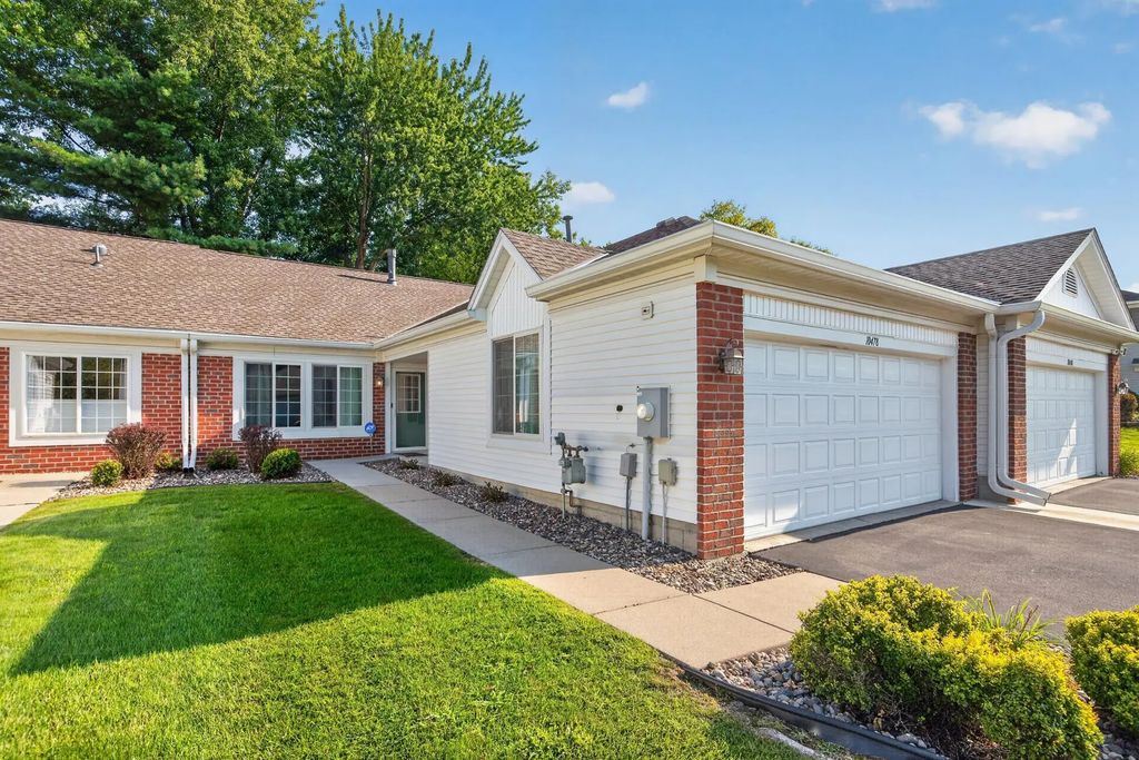 10478 Bay View Lane, Woodbury