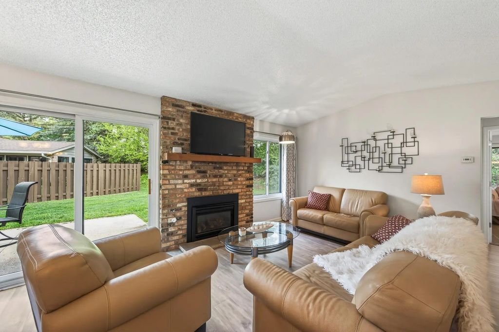 9601 Lonsdale Circle, Minnetonka