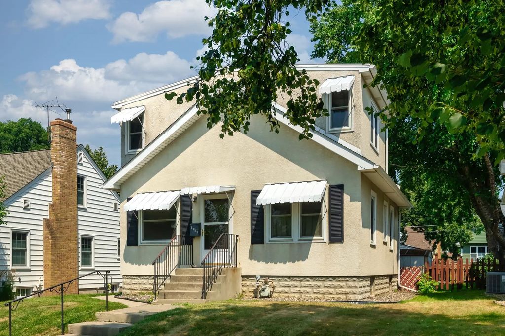 1303 Highland Parkway, Saint Paul