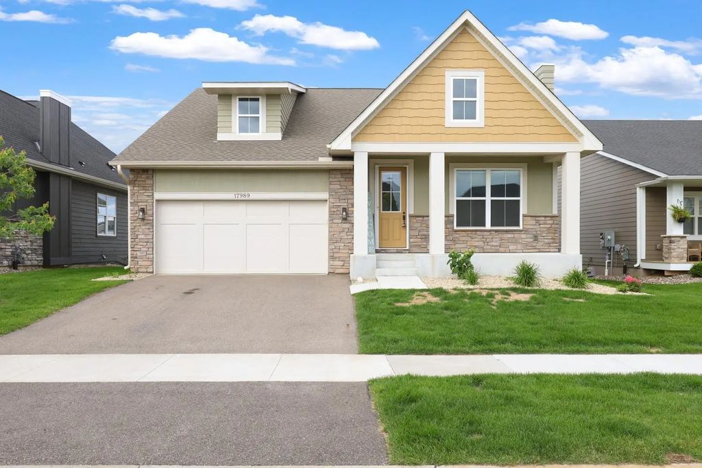 17989 Gresford Lane, Lakeville